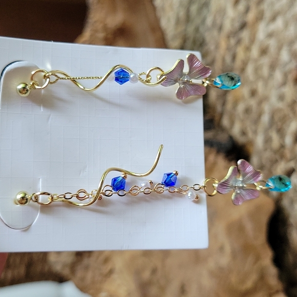 💥LAST ONE💥Fairy Flower Spiral Long Dangle Gold Tone Mismatched Earrings - Picture 4 of 9